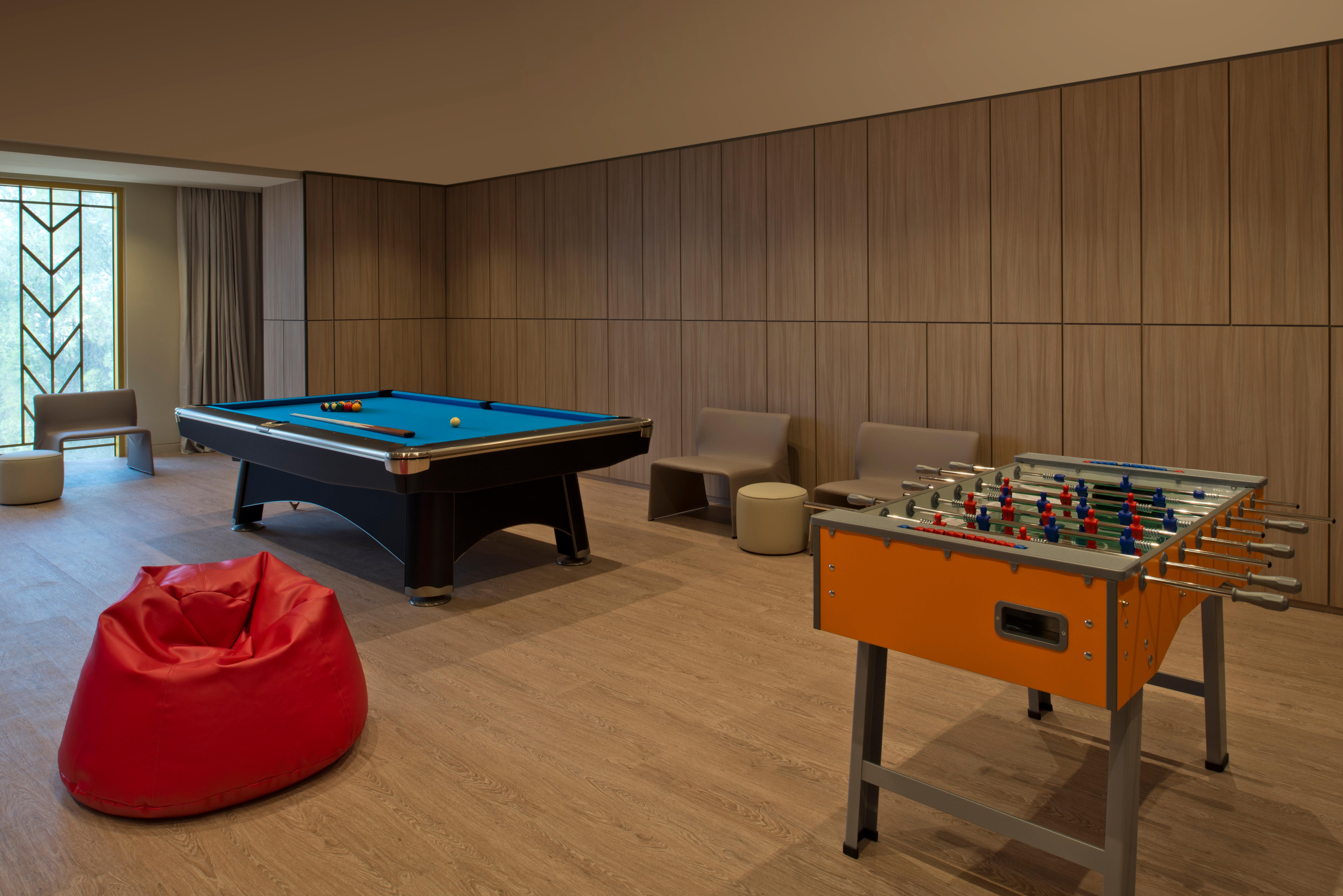 Voco Doha West Bay Suites By Ihg Exterior photo Games room