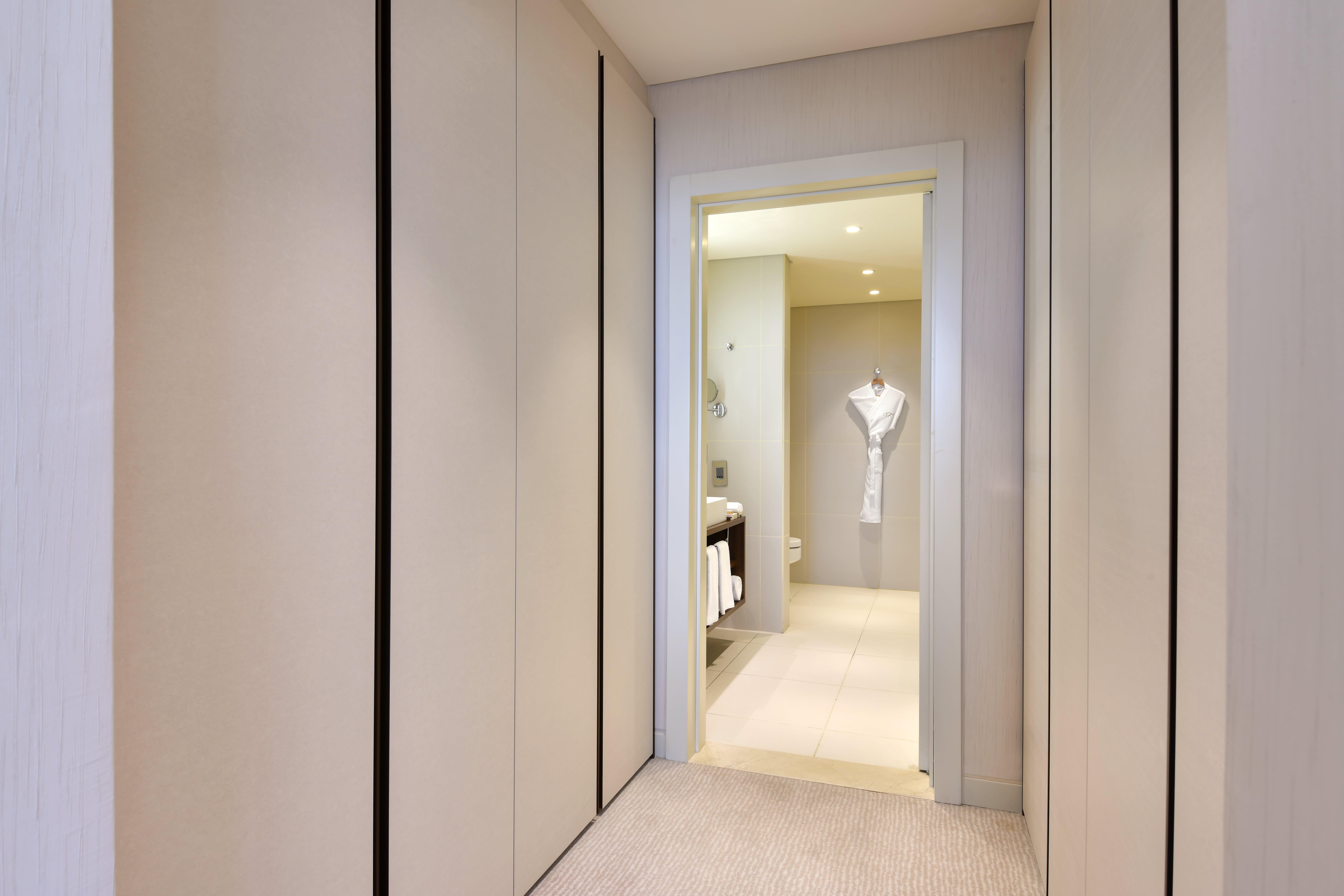 Voco Doha West Bay Suites By Ihg Exterior photo A sliding door